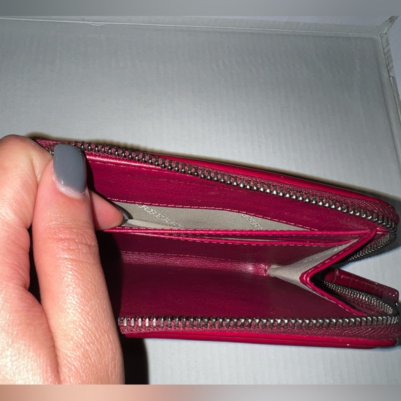 BURBERRY Authentic Small Wallet in Hot Pink - Picture 6 of 8